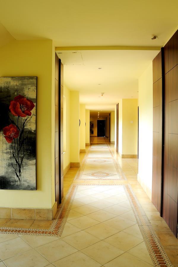 Hotel Country Roads Hāora Exteriér fotografie